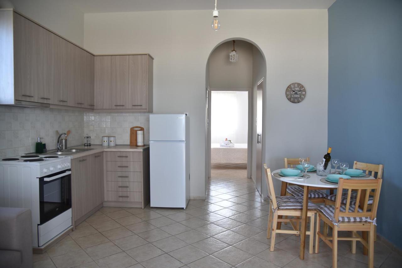 Family Apartments 1 Lechaio Екстер'єр фото