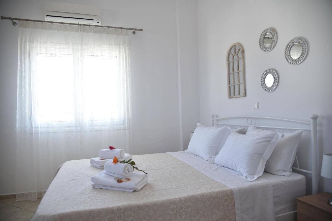 Family Apartments 1 Lechaio Екстер'єр фото