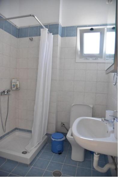 Family Apartments 1 Lechaio Екстер'єр фото